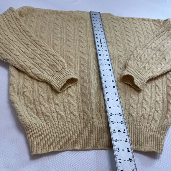 Jos A Bank Sportswear VTG Yellow Beige Shetland Wool Cableknit Sweater Sz Medium - Picture 7 of 7